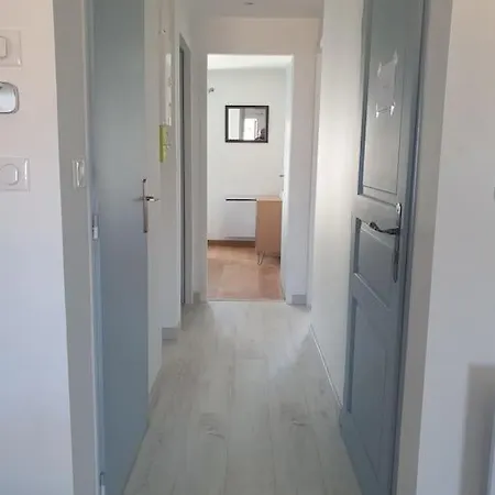 : Refait A Neuf Apartment